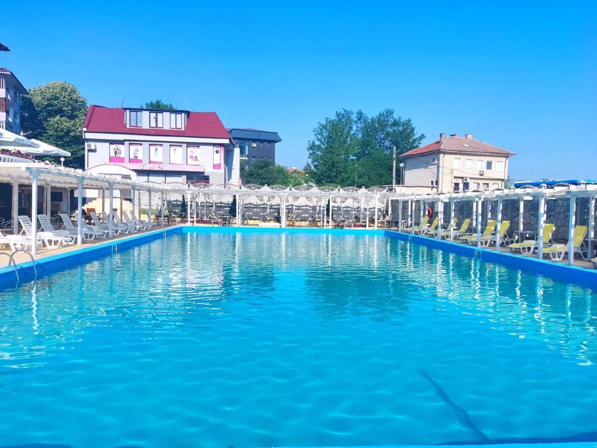 Hotel Elit キルコヴォ エクステリア 写真