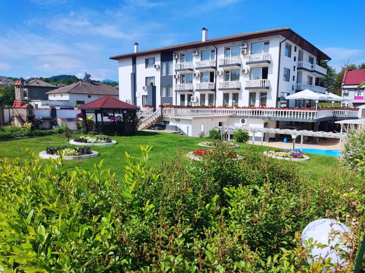 Hotel Elit キルコヴォ エクステリア 写真